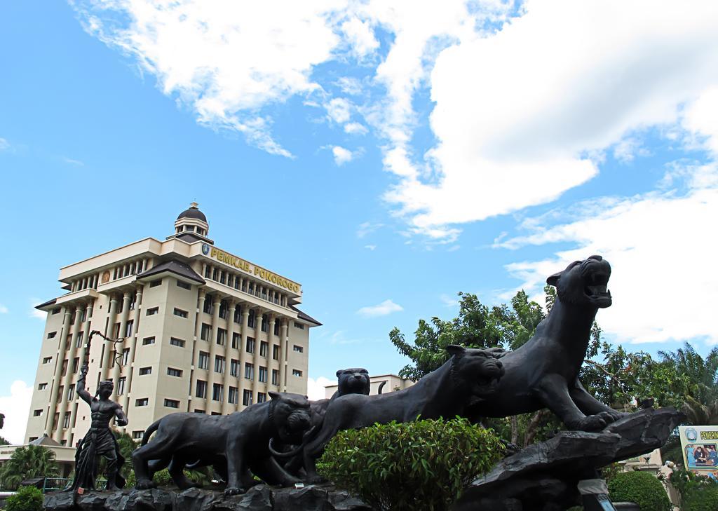 Maesa Hotel Ponorogo Εξωτερικό φωτογραφία