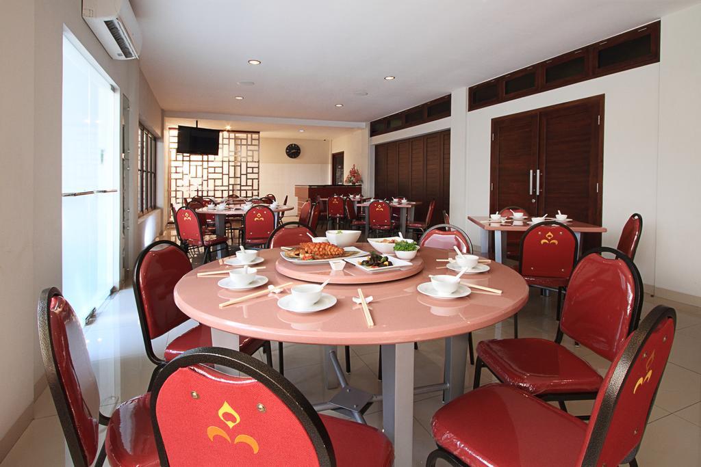 Maesa Hotel Ponorogo Εξωτερικό φωτογραφία